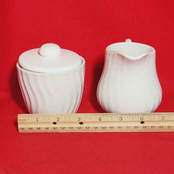 Vintage Royal Norfolk Porcelain Sugar and Creamer Set Embossed Swirls - Picture 8 of 10